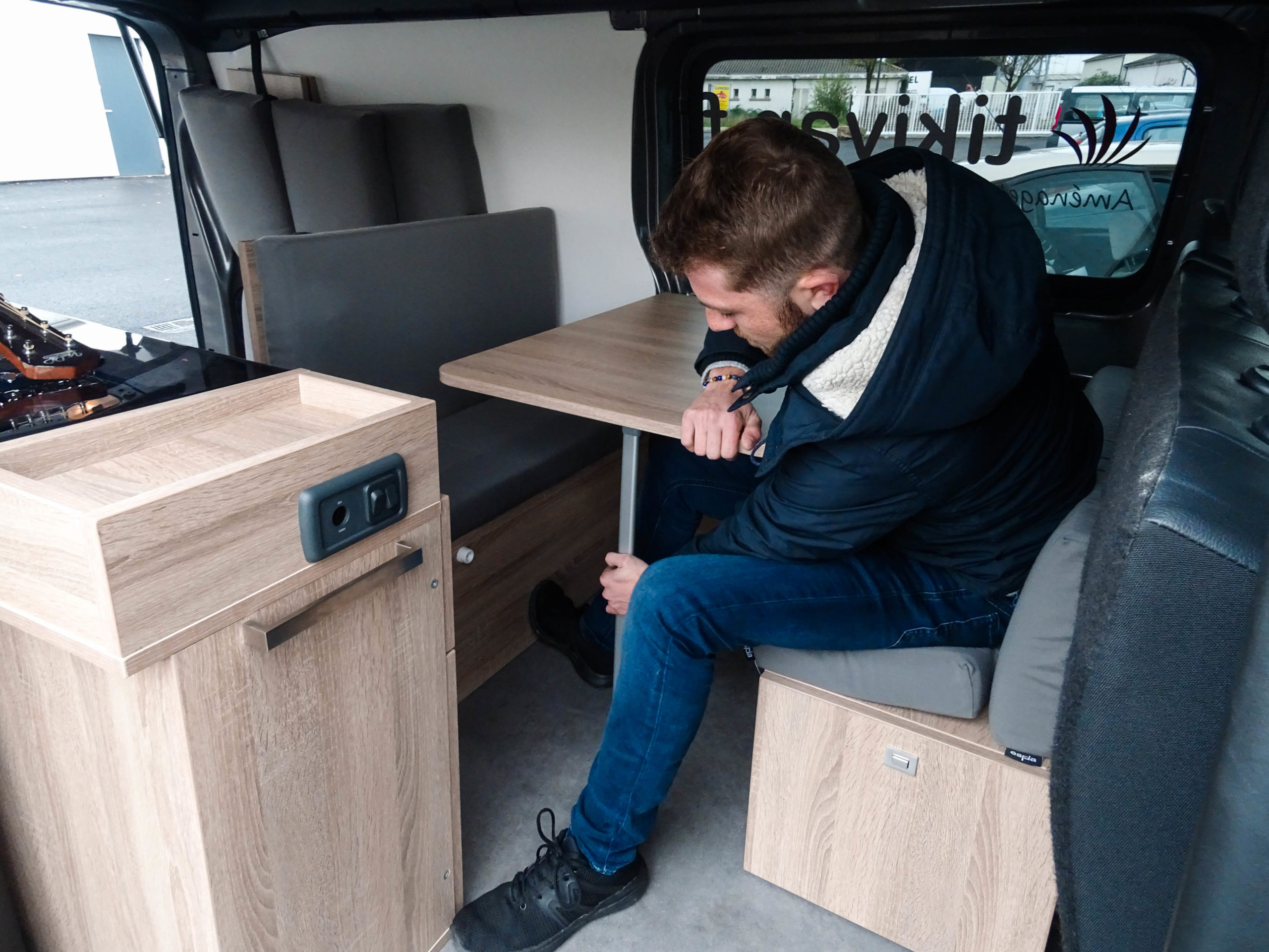 Aménager une table pliable pour votre véhicule utilitaire