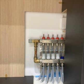 Découpe spécifique sur partie haute ou basse d’un meuble